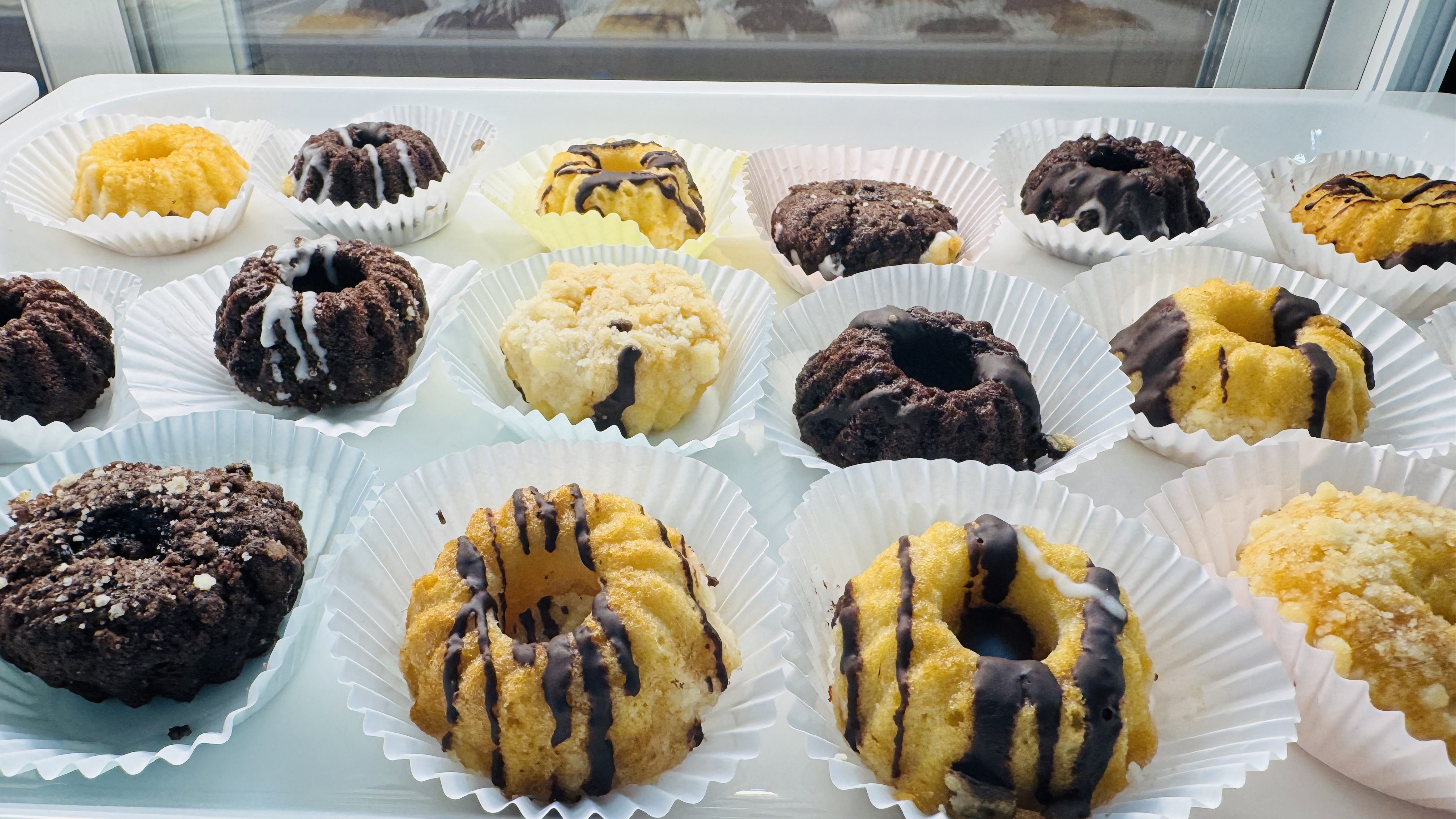 Chocolate and vanilla bundt cakes